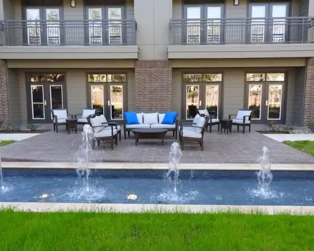 Rental by Apartment Wolf | Pearl Woodlake | 2033 S Gessner Rd, Houston, TX 77063 | apartmentwolf.com