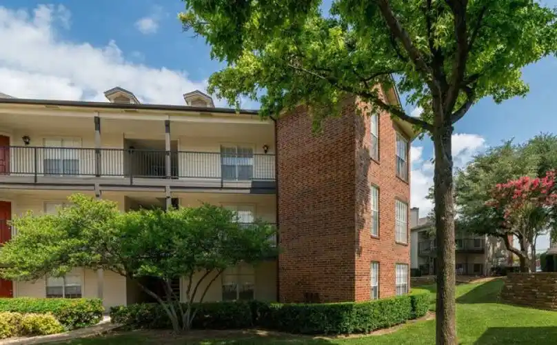 Rental by Apartment Wolf | The Georgian | 128 W Magnolia Ave, San Antonio, TX 78212 | apartmentwolf.com