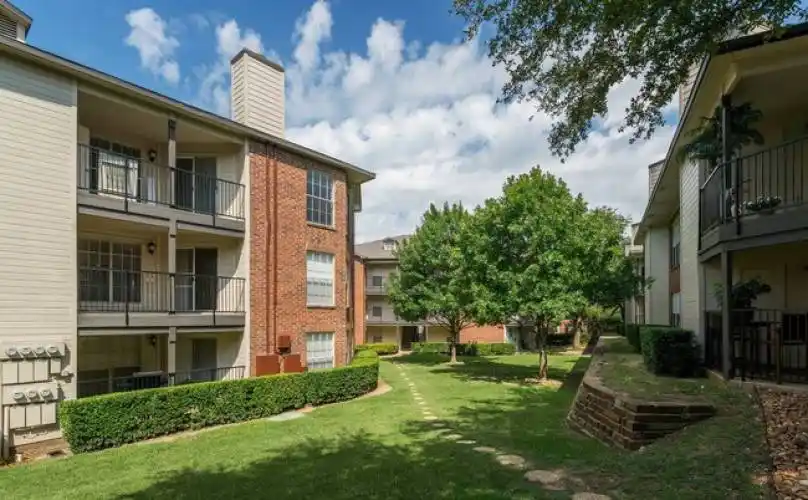 Rental by Apartment Wolf | The Georgian | 128 W Magnolia Ave, San Antonio, TX 78212 | apartmentwolf.com