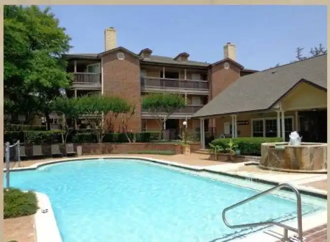 Rental by Apartment Wolf | The Georgian | 128 W Magnolia Ave, San Antonio, TX 78212 | apartmentwolf.com