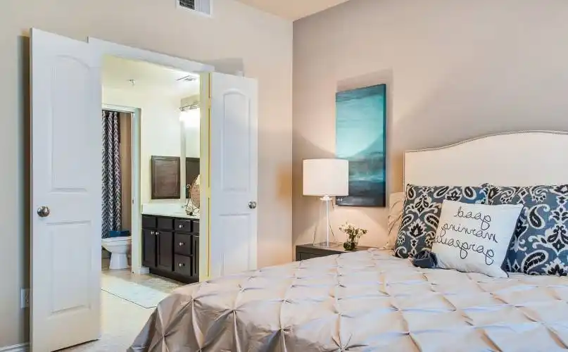 Rental by Apartment Wolf | Portofino at Las Colinas | 11601 W Lago Vis W, Farmers Branch, TX 75234 | apartmentwolf.com