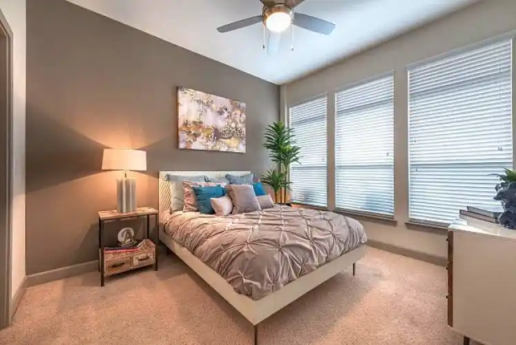 Rental by Apartment Wolf | The Arts | 2611 Ross Ave, Dallas, TX 75201 | apartmentwolf.com