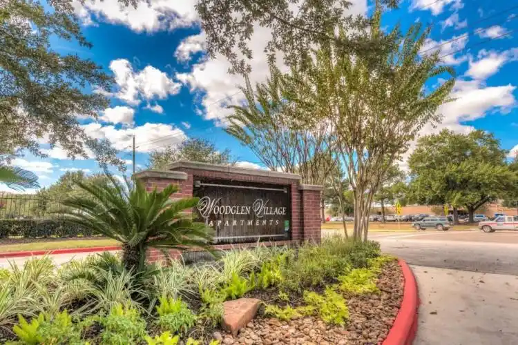 Rental by Apartment Wolf | Woodglen Village | 11111 W Montgomery Rd, Houston, TX 77088 | apartmentwolf.com