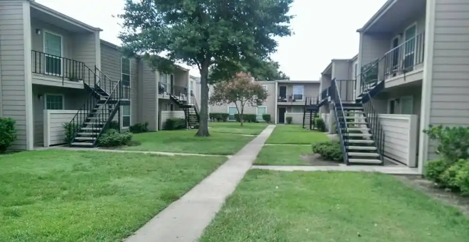 Rental by Apartment Wolf | Kingswood Village Apartments | 3233 Mangum Rd, Houston, TX 77092 | apartmentwolf.com