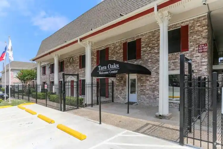 Rental by Apartment Wolf | Tara Oaks | 3800 Sherwood Ln, Houston, TX 77092 | apartmentwolf.com