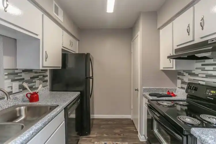 Rental by Apartment Wolf | Tara Oaks | 3800 Sherwood Ln, Houston, TX 77092 | apartmentwolf.com