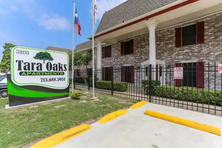 Rental by Apartment Wolf | Tara Oaks | 3800 Sherwood Ln, Houston, TX 77092 | apartmentwolf.com