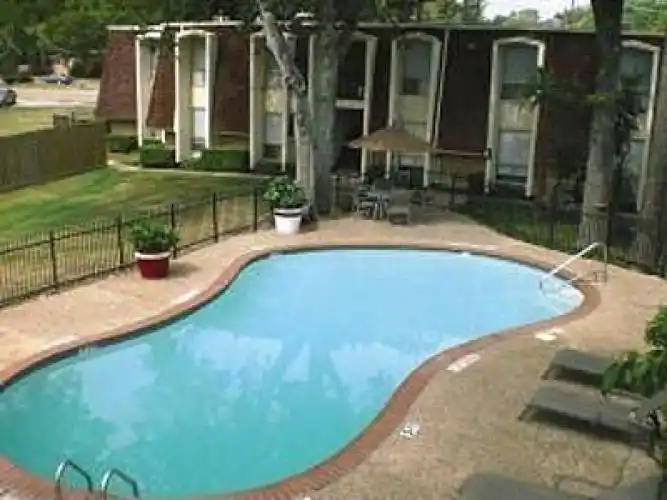 Rental by Apartment Wolf | Turtle Creek | 2800 W T C Jester Blvd, Houston, TX 77018 | apartmentwolf.com