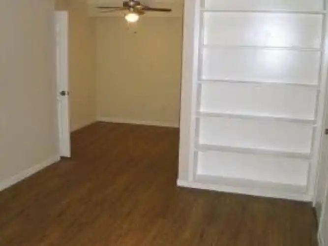 Rental by Apartment Wolf | Turtle Creek | 2800 W T C Jester Blvd, Houston, TX 77018 | apartmentwolf.com