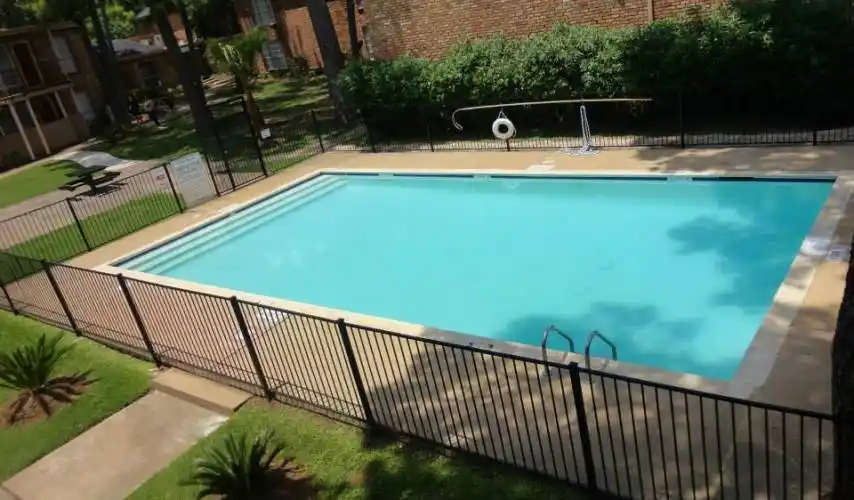 Rental by Apartment Wolf | Shenandoah Woods | 4250 W 34th St, Houston, TX 77092 | apartmentwolf.com