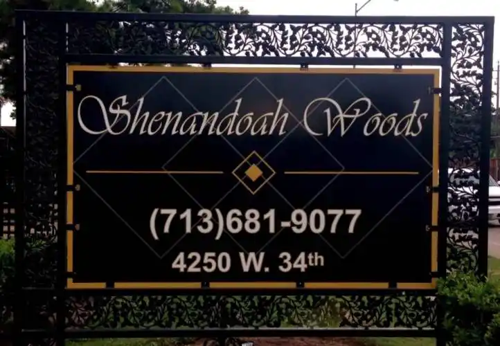 Rental by Apartment Wolf | Shenandoah Woods | 4250 W 34th St, Houston, TX 77092 | apartmentwolf.com