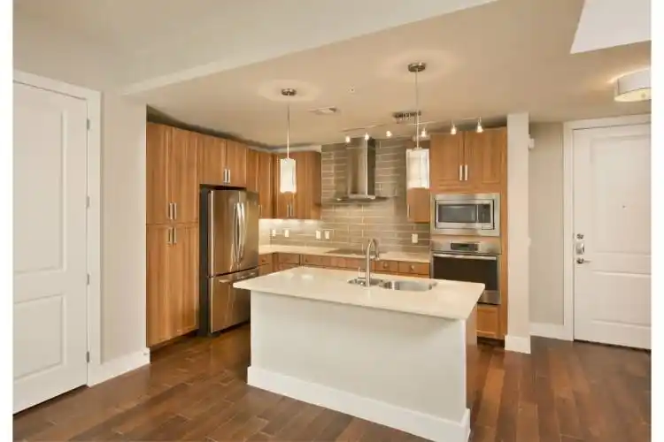 Rental by Apartment Wolf | Camden Highland Village | 3939 W Alabama St, Houston, TX 77027 | apartmentwolf.com