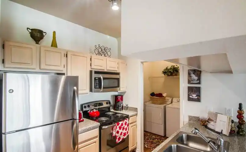 Rental by Apartment Wolf | Breckinridge Point | 4250 E Renner Rd, Richardson, TX 75082 | apartmentwolf.com