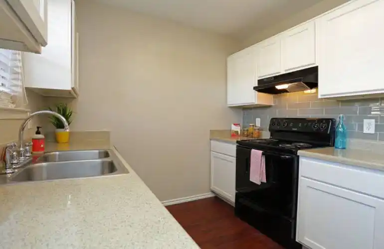 Rental by Apartment Wolf | Trinity Oaks | 5608 Royal Ln, Benbrook, TX 76109 | apartmentwolf.com