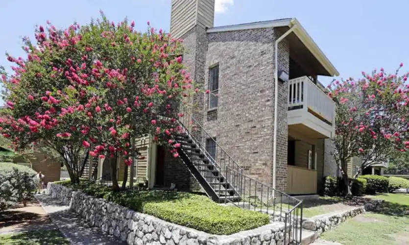 Rental by Apartment Wolf | Austin Pointe Apartments | 11711 Braesview, San Antonio, TX 78213 | apartmentwolf.com