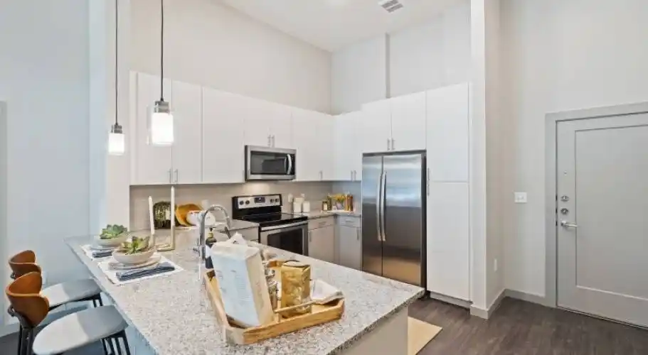 Rental by Apartment Wolf | The Standard in the Heights | 609 Waverly St, Houston, TX 77007 | apartmentwolf.com