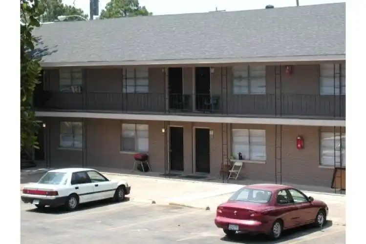 Rental by Apartment Wolf | The Court at Oak Forest | 4102 Mangum Rd, Houston, TX 77092 | apartmentwolf.com