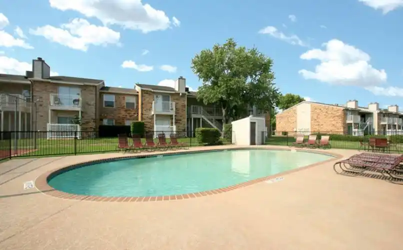 Rental by Apartment Wolf | Carrollton Oaks | 2500 Guerrero Dr, Carrollton, TX 75006 | apartmentwolf.com