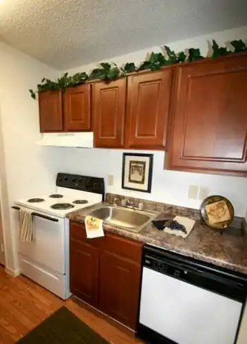 Rental by Apartment Wolf | Carrollton Oaks | 2500 Guerrero Dr, Carrollton, TX 75006 | apartmentwolf.com