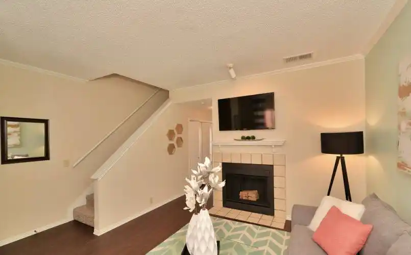 Rental by Apartment Wolf | The Tallows | 1602 E Frankfort Rd, Carrollton, TX 75007 | apartmentwolf.com