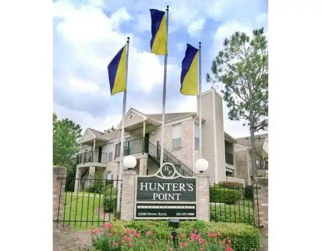 Rental by Apartment Wolf | Hunters Point | 1805 NE Green Oaks Blvd, Arlington, TX 76006 | apartmentwolf.com