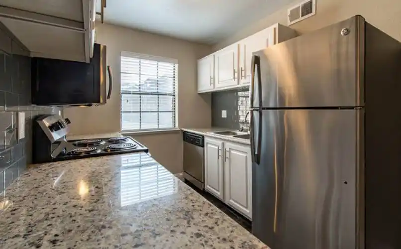 Rental by Apartment Wolf | Cameron Creek | 5209 Bryant Irvin Rd, Fort Worth, TX 76132 | apartmentwolf.com