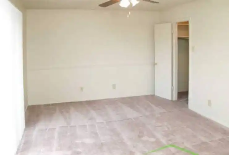 Rental by Apartment Wolf | Lakeside on Spring Valley | 1000 W Spring Valley Rd, Richardson, TX 75080 | apartmentwolf.com