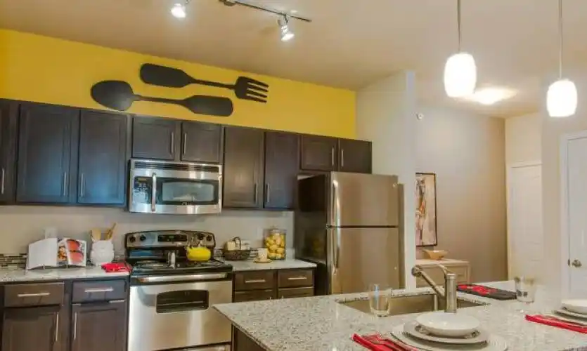 Rental by Apartment Wolf | Platinum Shavano Oaks Apartments | 14811 Huebner Rd, San Antonio, TX 78231 | apartmentwolf.com