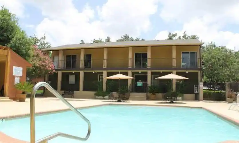 Rental by Apartment Wolf | Hunter's Glen Apartments | 8715 Datapoint Dr, San Antonio, TX 78229 | apartmentwolf.com