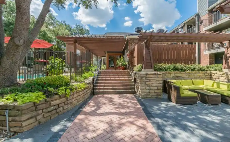 Rental by Apartment Wolf | The Hamptons | 18175 Midway Rd, Dallas, TX 75287 | apartmentwolf.com