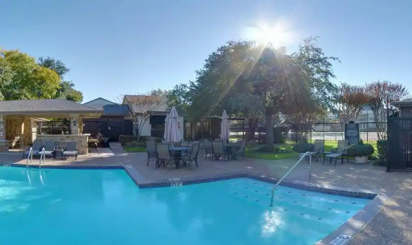 Rental by Apartment Wolf | Bent Tree Trails | 16300 Ledgemont Ln, Addison, TX 75001 | apartmentwolf.com