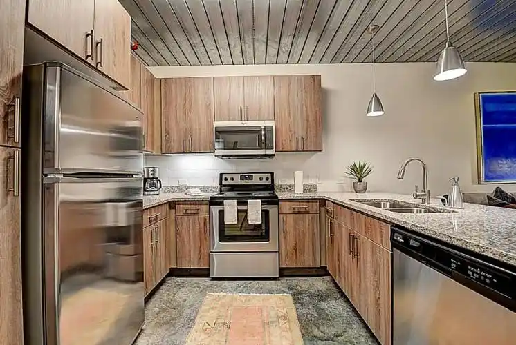 Rental by Apartment Wolf | Mid Main | 3550 Main St, Houston, TX 77002 | apartmentwolf.com