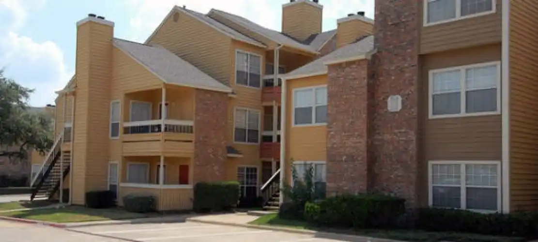 Rental by Apartment Wolf | Huntington Ridge | 821 S Polk, DeSoto, TX 75115 | apartmentwolf.com