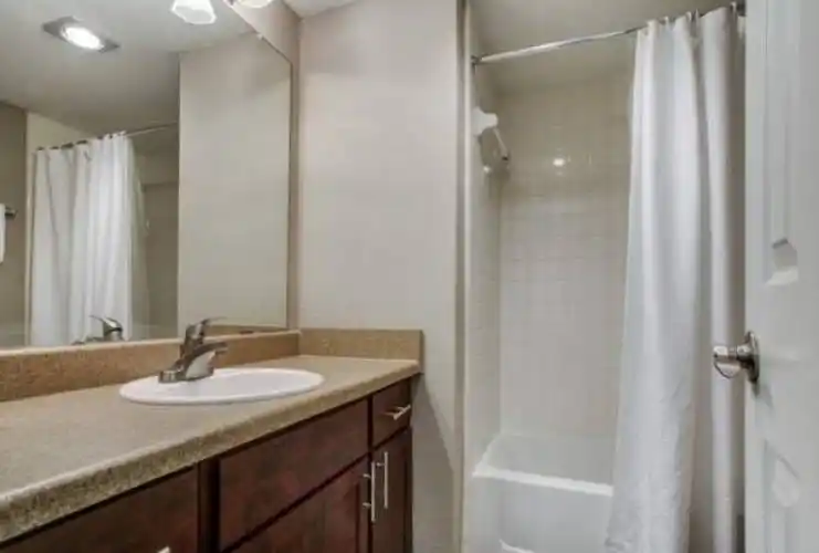 Rental by Apartment Wolf | Chateau on the River | 3301 River Park Ln S, Fort Worth, TX 76116 | apartmentwolf.com