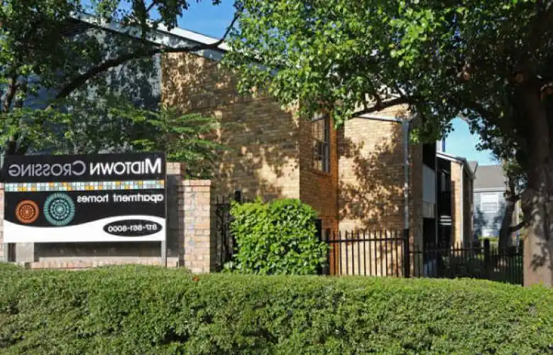 Rental by Apartment Wolf | The Montgomery | 8925 Randol Mill Rd, Fort Worth, TX 76120 | apartmentwolf.com