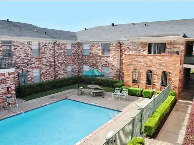 Rental by Apartment Wolf | Stratford House | 4010 Linkwood Dr, Houston, TX 77025 | apartmentwolf.com