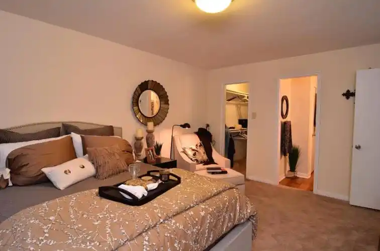 Rental by Apartment Wolf | Pavilion Place | 5402 Renwick Dr, Houston, TX 77081 | apartmentwolf.com