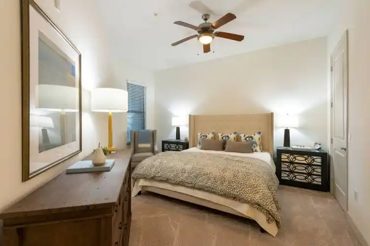 Rental by Apartment Wolf | Pearl Midlane River Oaks | 2121 Midlane St, Houston, TX 77027 | apartmentwolf.com