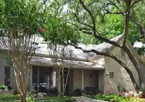 Rental by Apartment Wolf | Oakhampton Place | 1983 Oakwell Farms Pky, San Antonio, TX 78218 | apartmentwolf.com