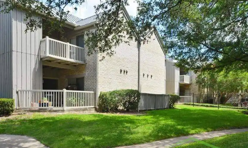 Rental by Apartment Wolf | Oakhampton Place | 1983 Oakwell Farms Pky, San Antonio, TX 78218 | apartmentwolf.com