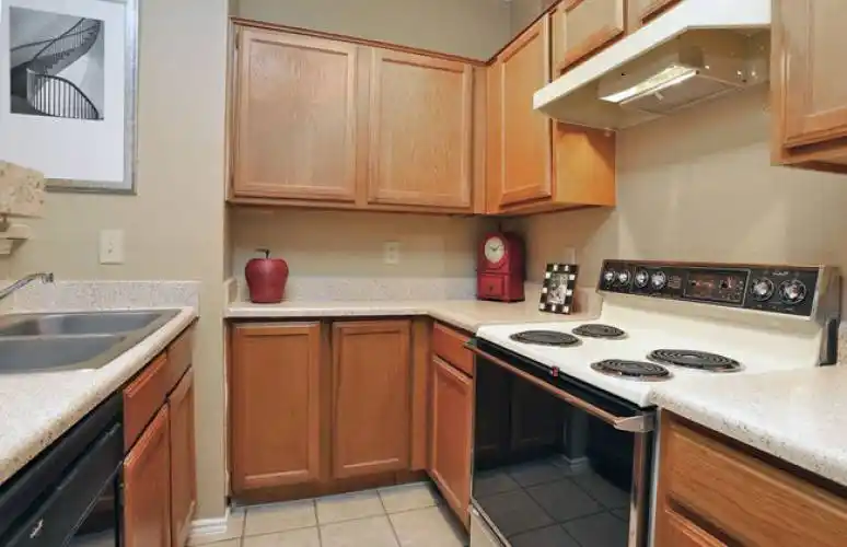 Rental by Apartment Wolf | Champions of North Dallas | 4912 Haverwood Ln, Dallas, TX 75287 | apartmentwolf.com