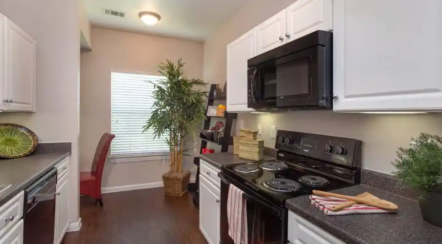 Rental by Apartment Wolf | Verandas at Timberglen | 4607 Timberglen Rd, Dallas, TX 75287 | apartmentwolf.com