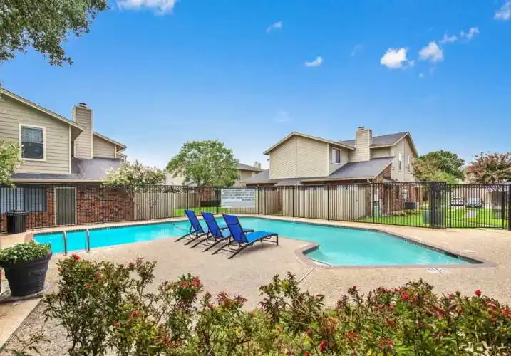 Rental by Apartment Wolf | Rosemeade Townhomes | 3830 Old Denton Rd, Carrollton, TX 75007 | apartmentwolf.com