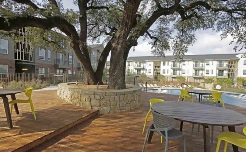 Rental by Apartment Wolf | The Scenic at River East | 999 Scenic Hill Dr, Fort Worth, TX 76111 | apartmentwolf.com