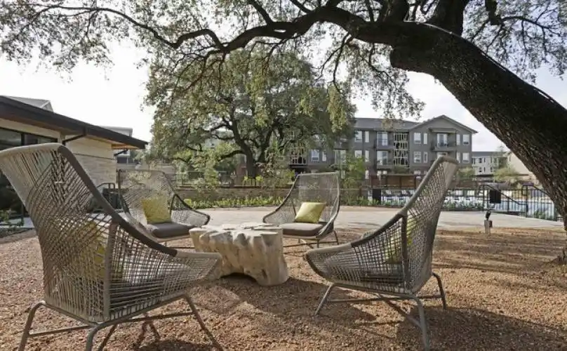 Rental by Apartment Wolf | The Scenic at River East | 999 Scenic Hill Dr, Fort Worth, TX 76111 | apartmentwolf.com