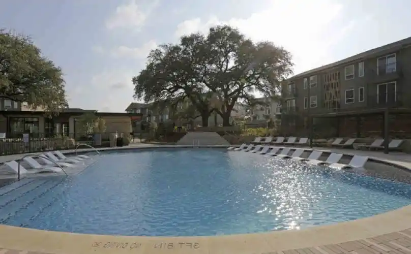 Rental by Apartment Wolf | The Scenic at River East | 999 Scenic Hill Dr, Fort Worth, TX 76111 | apartmentwolf.com