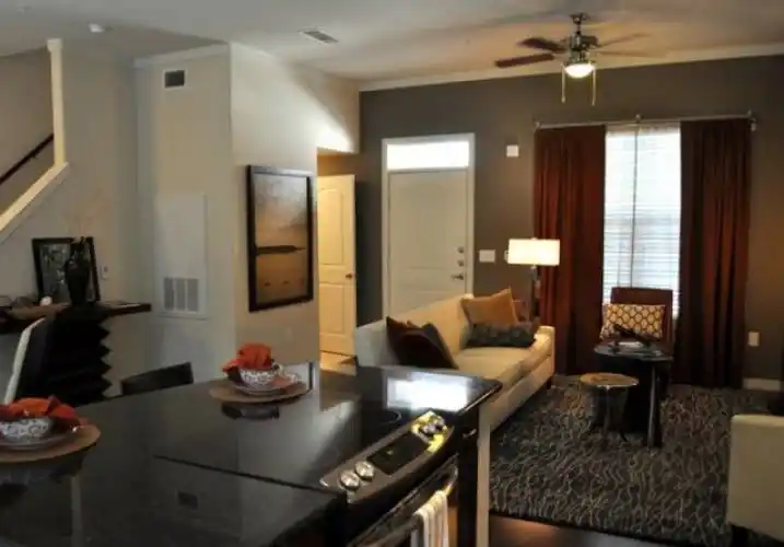 Rental by Apartment Wolf | Lincoln Park at Trinity Bluff | 520 Samuels Ave, Fort Worth, TX 76102 | apartmentwolf.com