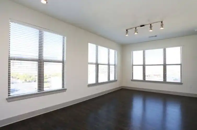 Rental by Apartment Wolf | Parker House | 250 W Lancaster Ave, Fort Worth, TX 76102 | apartmentwolf.com