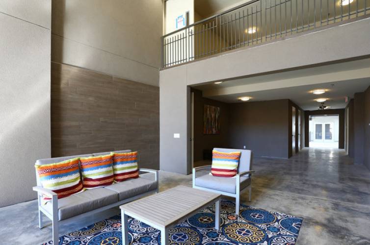 Rental by Apartment Wolf | Parker House | 250 W Lancaster Ave, Fort Worth, TX 76102 | apartmentwolf.com