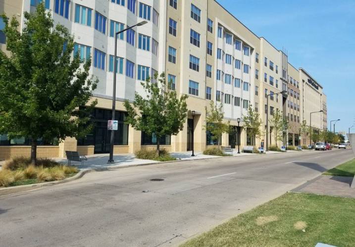Rental by Apartment Wolf | Parker House | 250 W Lancaster Ave, Fort Worth, TX 76102 | apartmentwolf.com